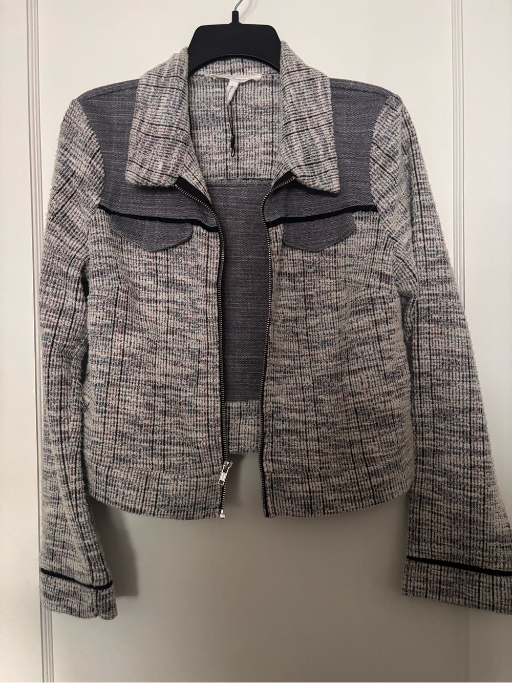 BCBGeneration Gray Tweed Zip-Front Jacket | Size Medium